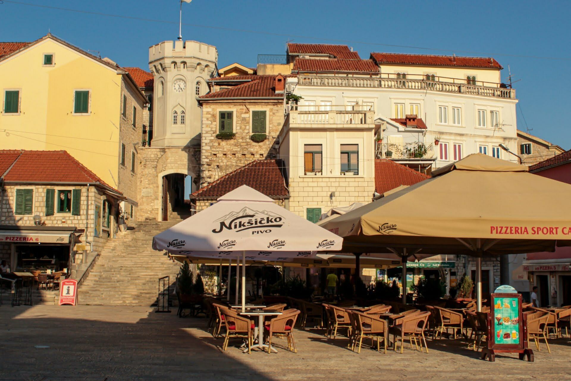 herceg novi, zatoka kotorska, czarnogóra,