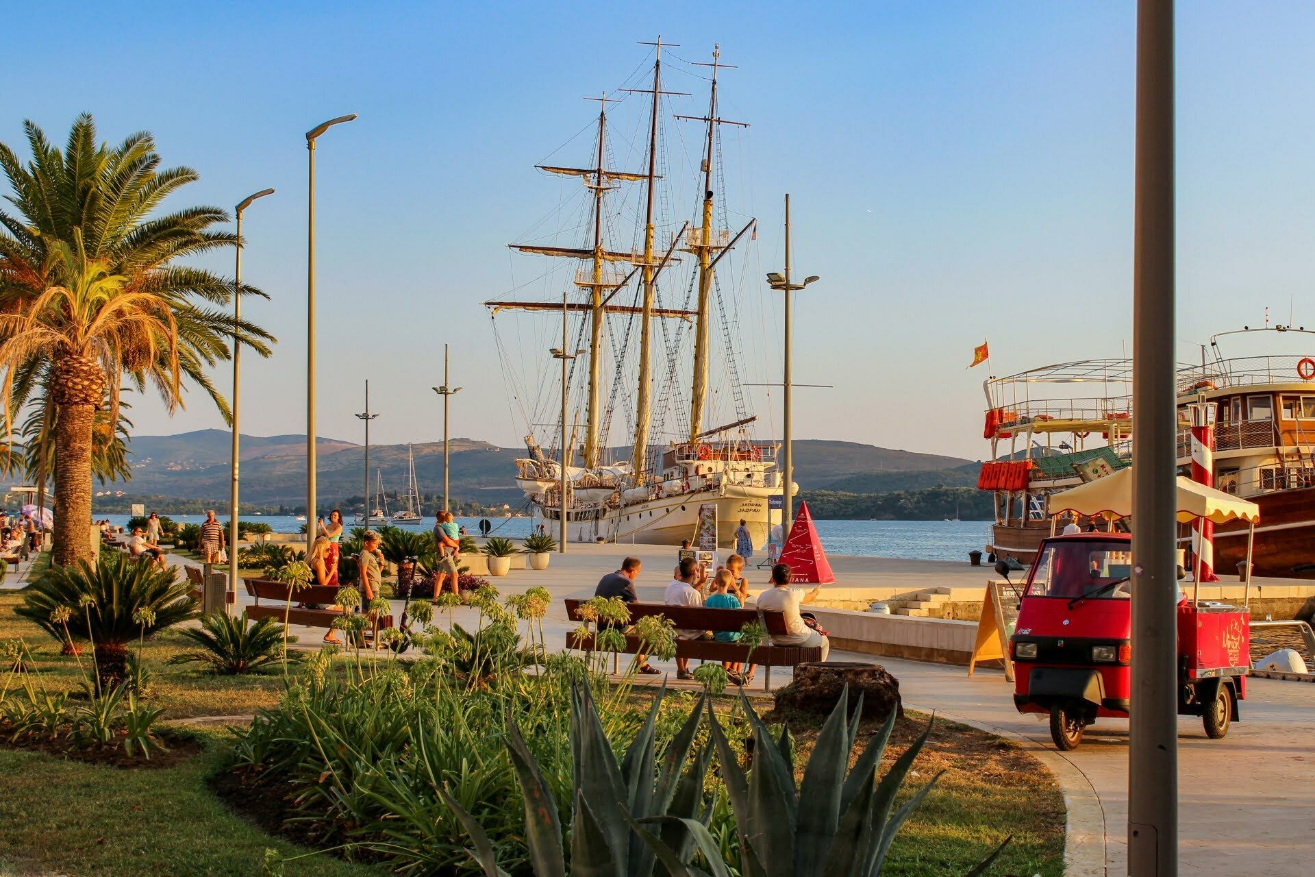 tivat, zatoka kotorska, czarnogóra,