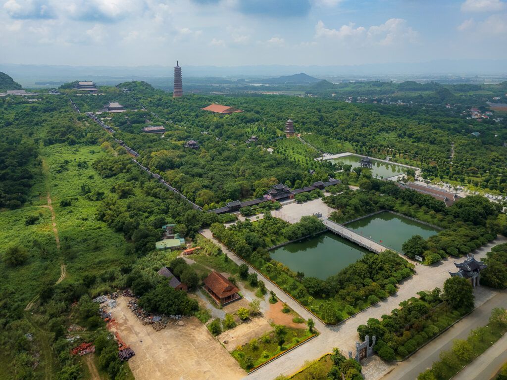Bai Dinh Pagoda, Tam Coc, Wietnam