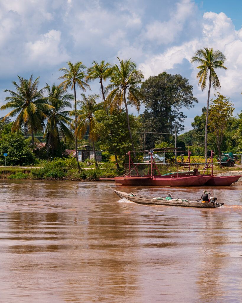 KRAINA 4000 WYSP, LAOS, ATRAKCJE W LAOSIE, DON DET, DON KHON, CO ROBIC W LAOSIE, LAOS NA WLASNĄRĘKĘ