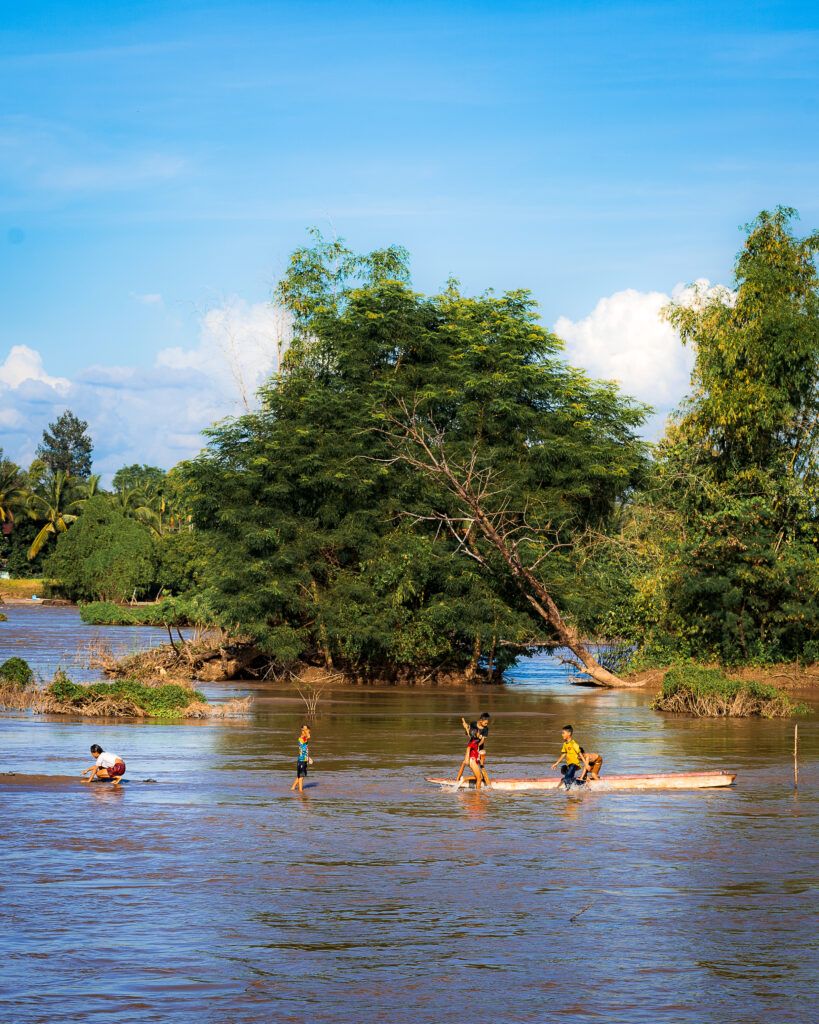 KRAINA 4000 WYSP, LAOS, ATRAKCJE W LAOSIE, DON DET, DON KHON, CO ROBIC W LAOSIE, LAOS NA WLASNĄRĘKĘ