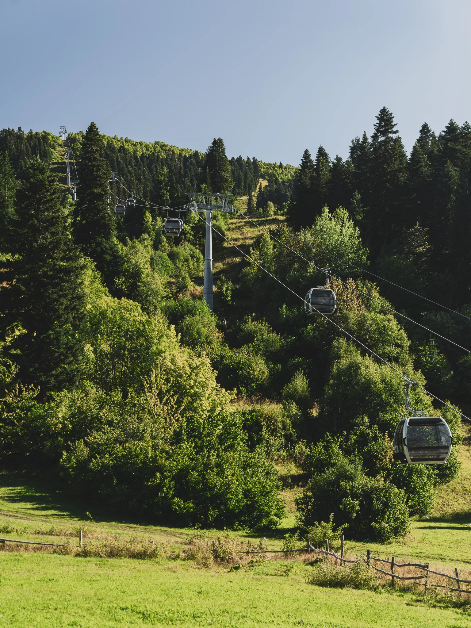 Hatsvali Cable Car – gondole kolejki na zboczu nad Mestią
